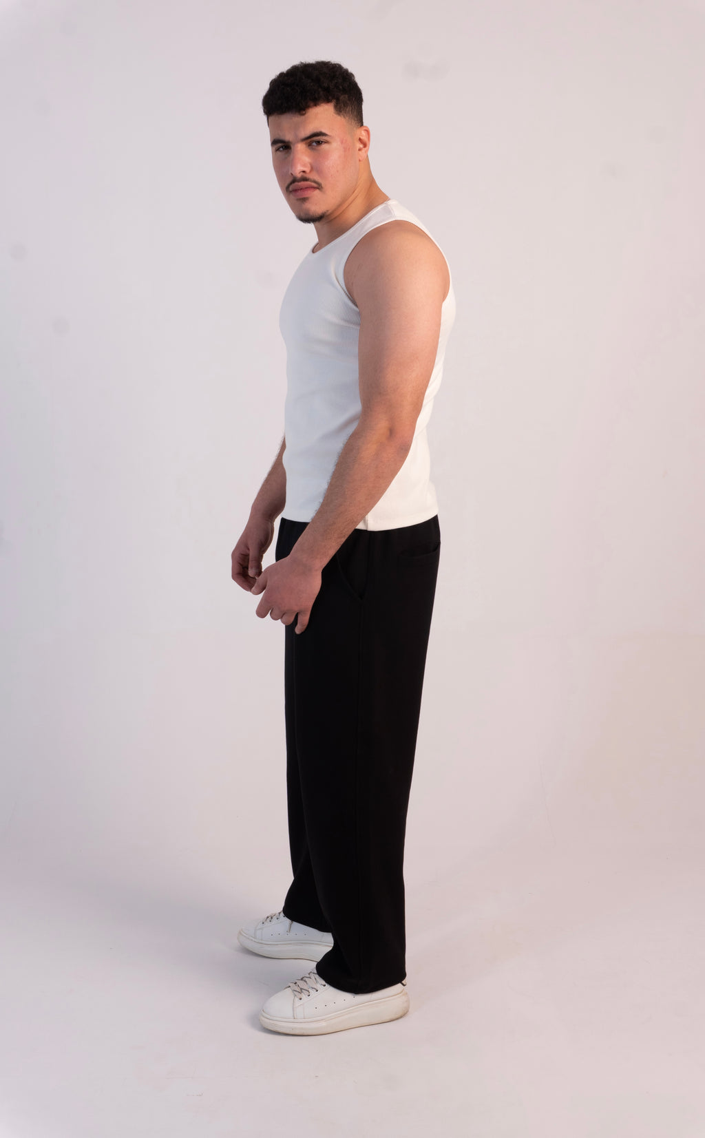 1O1 Essential Basic Trouser - BLACK